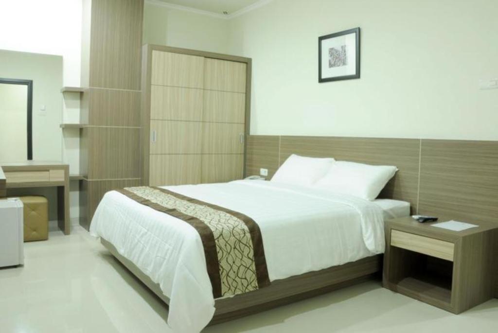 โอโย 235 เมามู โฮเต็ล แอนด์ เลานจ์ Hotel สุราบายา ภายนอก รูปภาพ