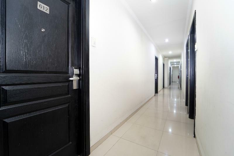 โอโย 235 เมามู โฮเต็ล แอนด์ เลานจ์ Hotel สุราบายา ภายนอก รูปภาพ