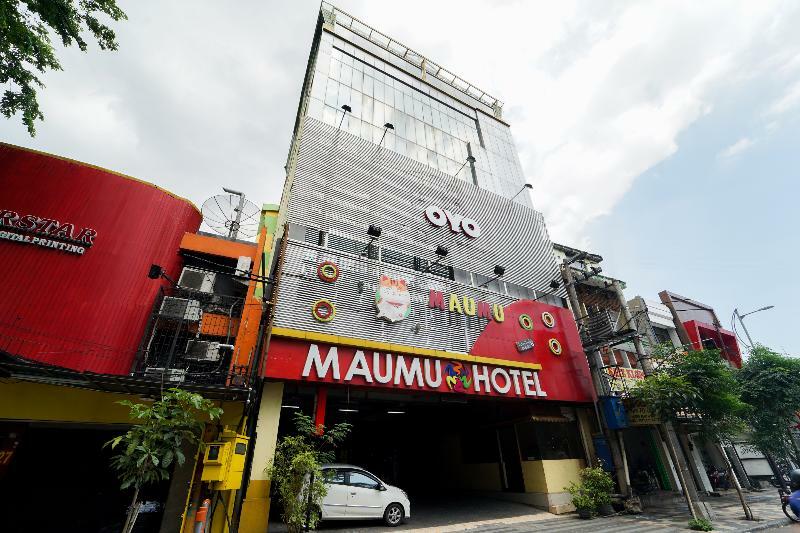 โอโย 235 เมามู โฮเต็ล แอนด์ เลานจ์ Hotel สุราบายา ภายนอก รูปภาพ
