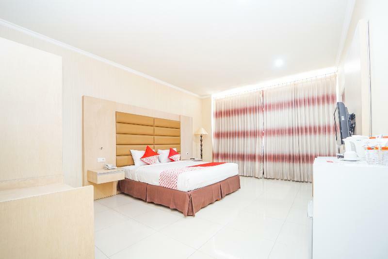 โอโย 235 เมามู โฮเต็ล แอนด์ เลานจ์ Hotel สุราบายา ภายนอก รูปภาพ