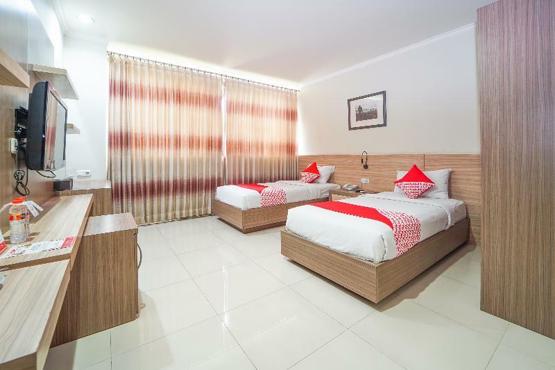 โอโย 235 เมามู โฮเต็ล แอนด์ เลานจ์ Hotel สุราบายา ภายนอก รูปภาพ