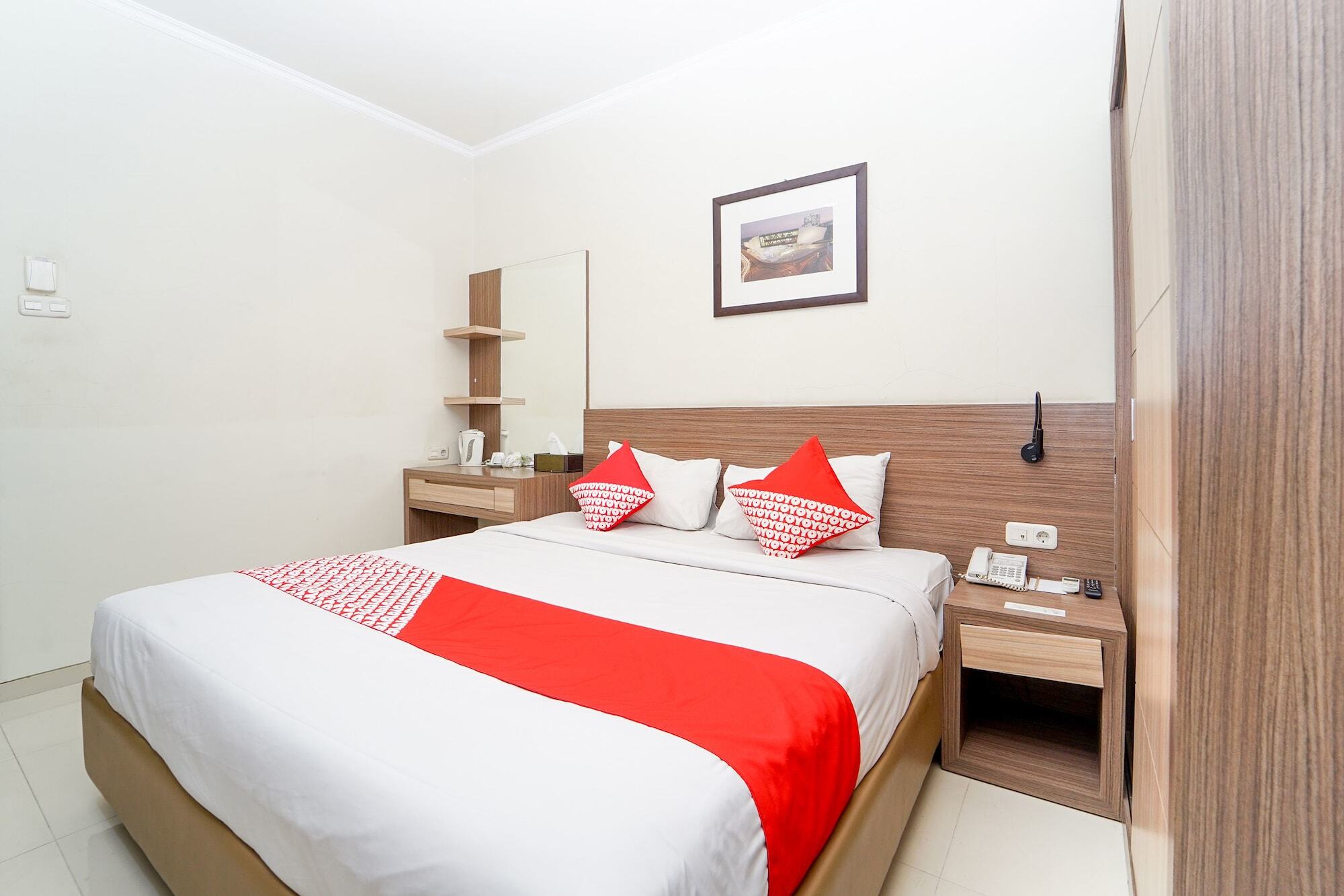 โอโย 235 เมามู โฮเต็ล แอนด์ เลานจ์ Hotel สุราบายา ภายนอก รูปภาพ