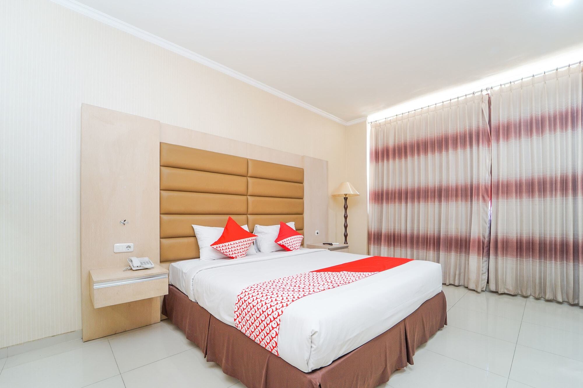 โอโย 235 เมามู โฮเต็ล แอนด์ เลานจ์ Hotel สุราบายา ภายนอก รูปภาพ